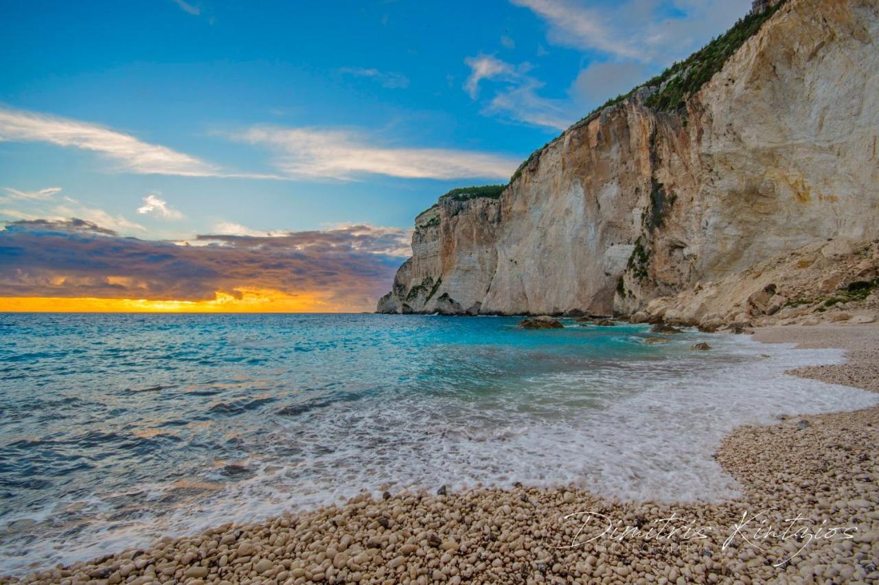 Paxos Fairytales Lovenest 2 Гайос Екстериор снимка